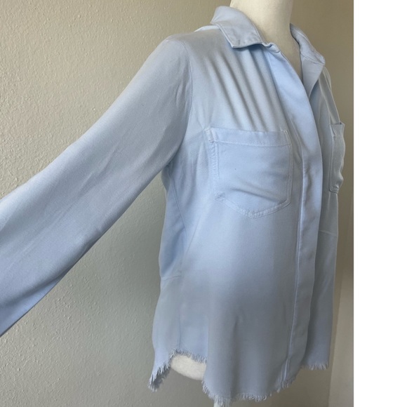 Cloth & Stone blue  Button Down Frayed Hem Shirt Sz S - Picture 4 of 8